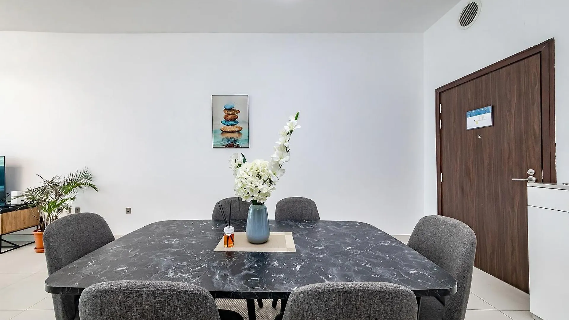 Private Beach Sea View Highfloor Palm Jumeirah Dubai Apartment